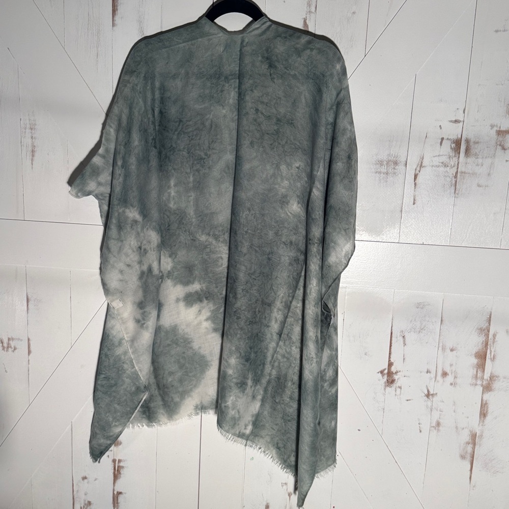 Green Tie Dye Lightweight Kimono/Wrap - Picture 2 of 8
